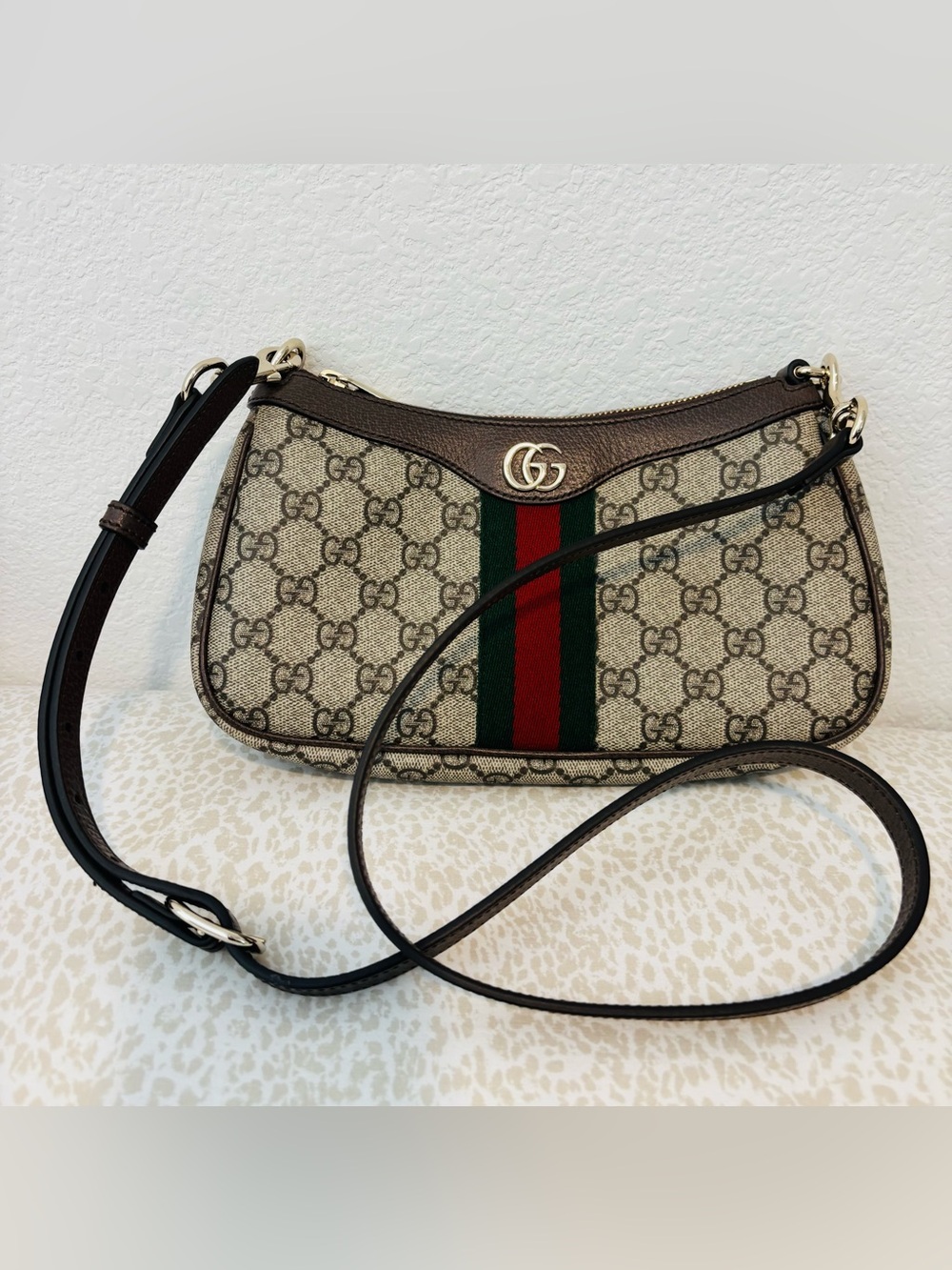 Gucci Ophidia Shoulder Bag With Complete Inclusion (Dust bag, Paper Bag & Box)